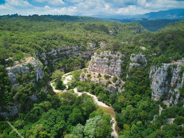 Les activités incontournables à faire dans les Gorges du Verdon, entre randonnées et sports nautiques